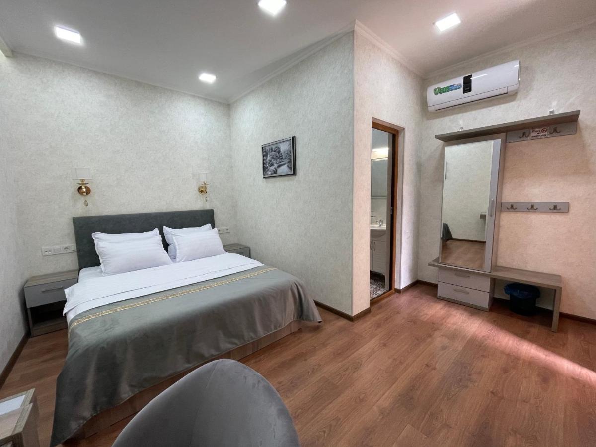 Registon Saroy Hotel Samarkand Exteriör bild