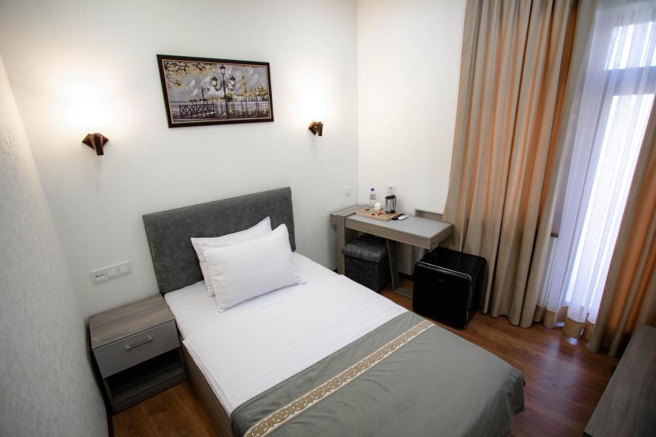 Registon Saroy Hotel Samarkand Exteriör bild